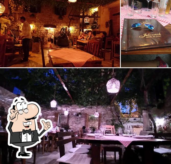 Siediti a un tavolo di Konoba Nono