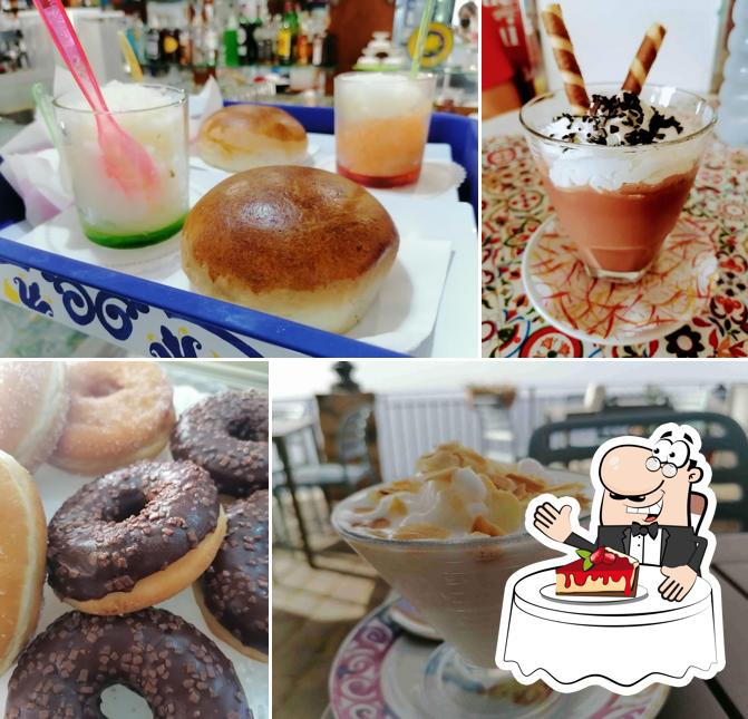 Cozzo Mauro bar gelateria tabaccheria serve un'ampia gamma di dolci
