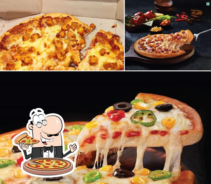 Order pizza at Oiyalo Pizza