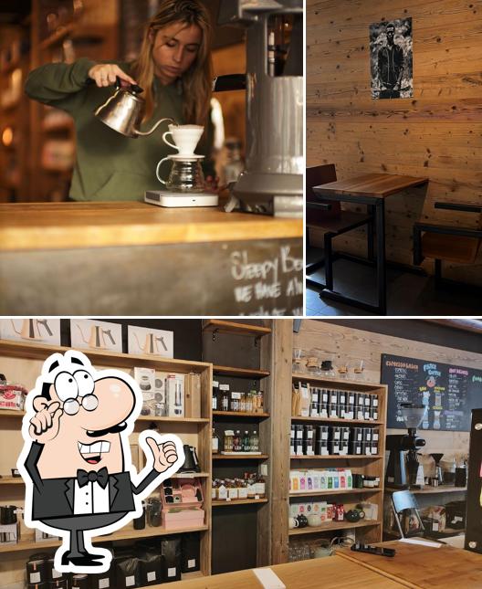 Dai un'occhiata agli interni di Coffee Shop Sleepy Bear