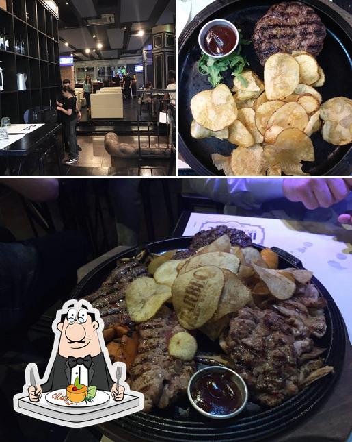 Barbeq si caratterizza per la cibo e bancone da bar