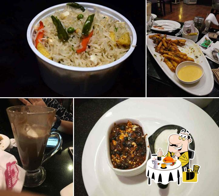 Food at Aqua Java Plush
