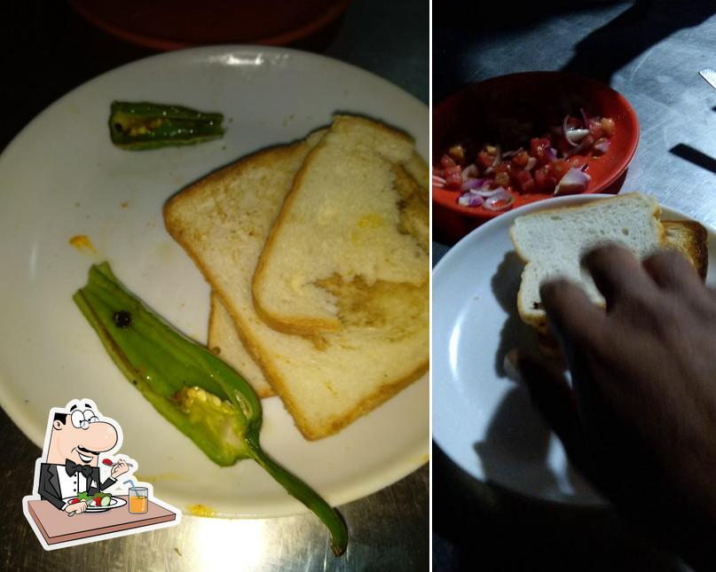 Food at Razaq Omlet Center