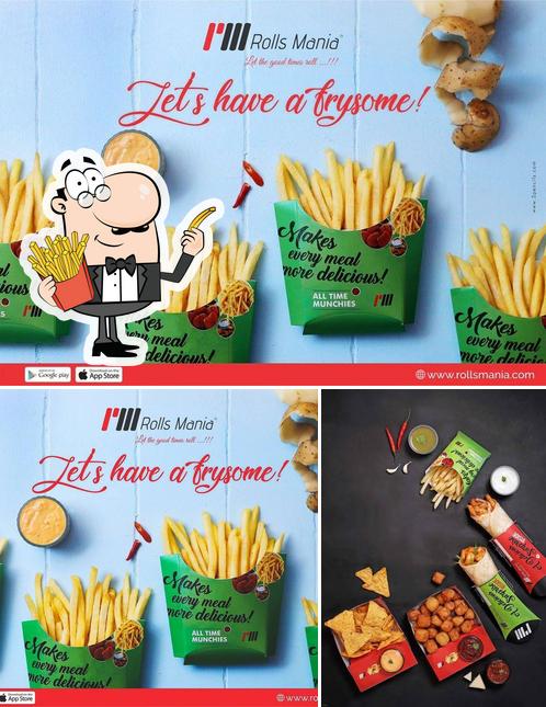 Try out finger chips at Rolls Mania Wadgaon sheri