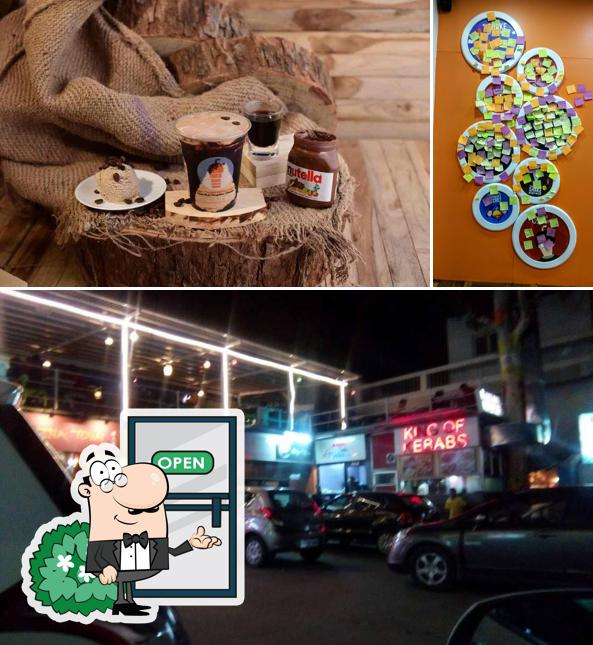 Check out how The Thickshake Factory looks outside