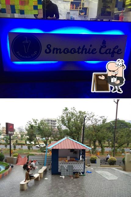 The exterior of Smoothie Cafe
