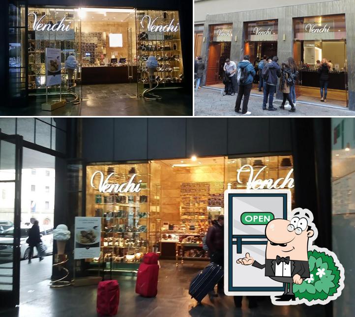 Goditi la vista dall'area esterna di Venchi Cioccolato e Gelato, Firenze Stazione Santa Maria Novella (Fronte Binari)