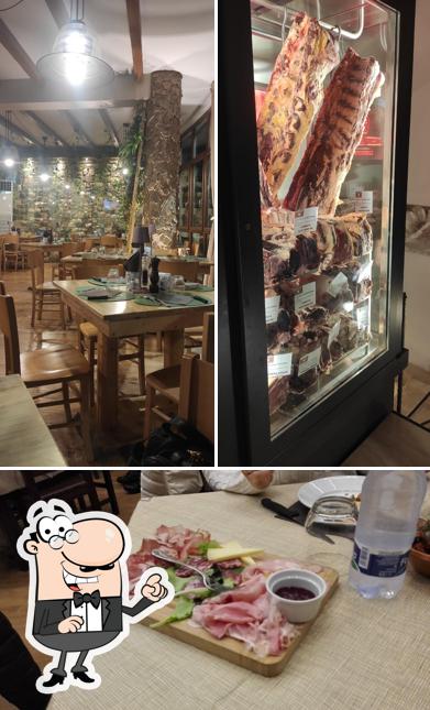 La interni e cibo del ristorante