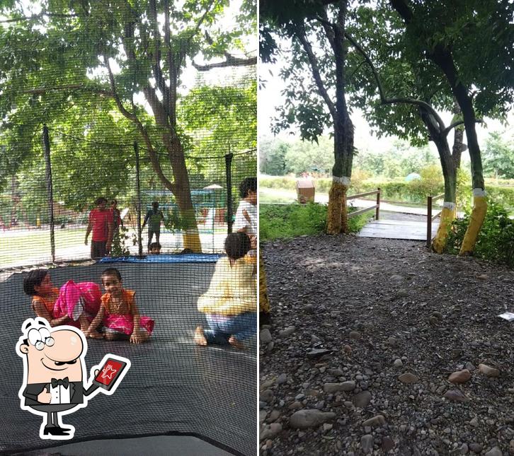 Enjoy the view at the outside area of Lachhiwala