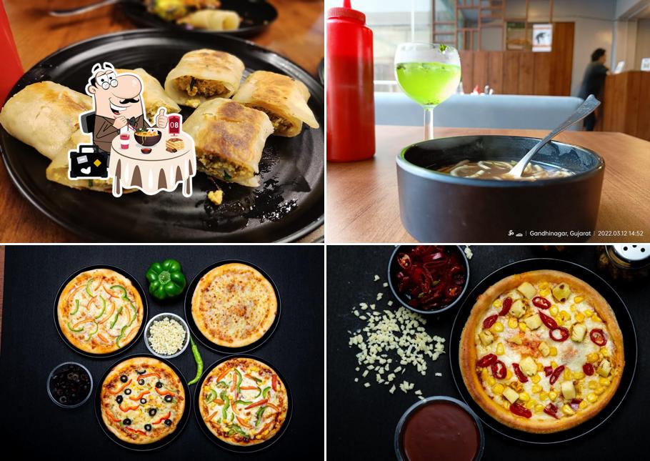 Food at Oliver's Pizza (Kudasan)