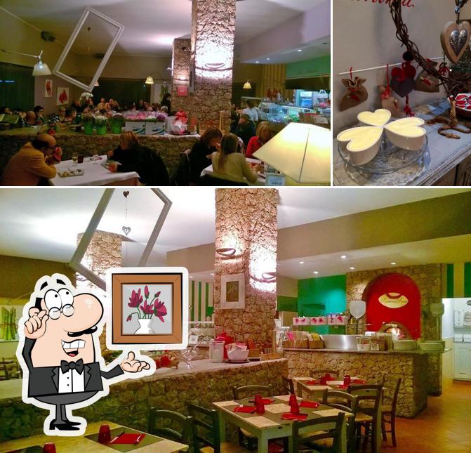 La foto della interni e cibo di Peperoncino Rosso