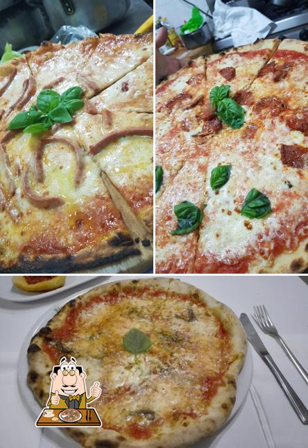 Scegli una pizza a Al Grottino