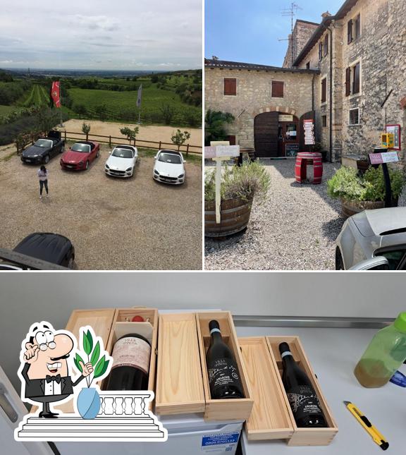 La foto di esterno e vino da Azienda Agricola Villa Spinosa
