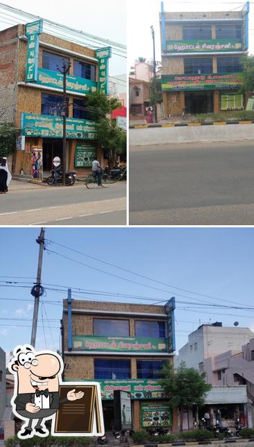 The exterior of Hotel Sivaranjani (Madurai Bun Parotta Kadai)