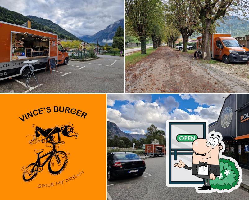VINCE'S BURGER