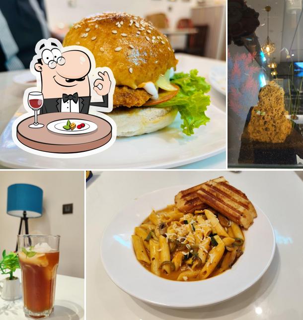 Food at Avenue Cafe