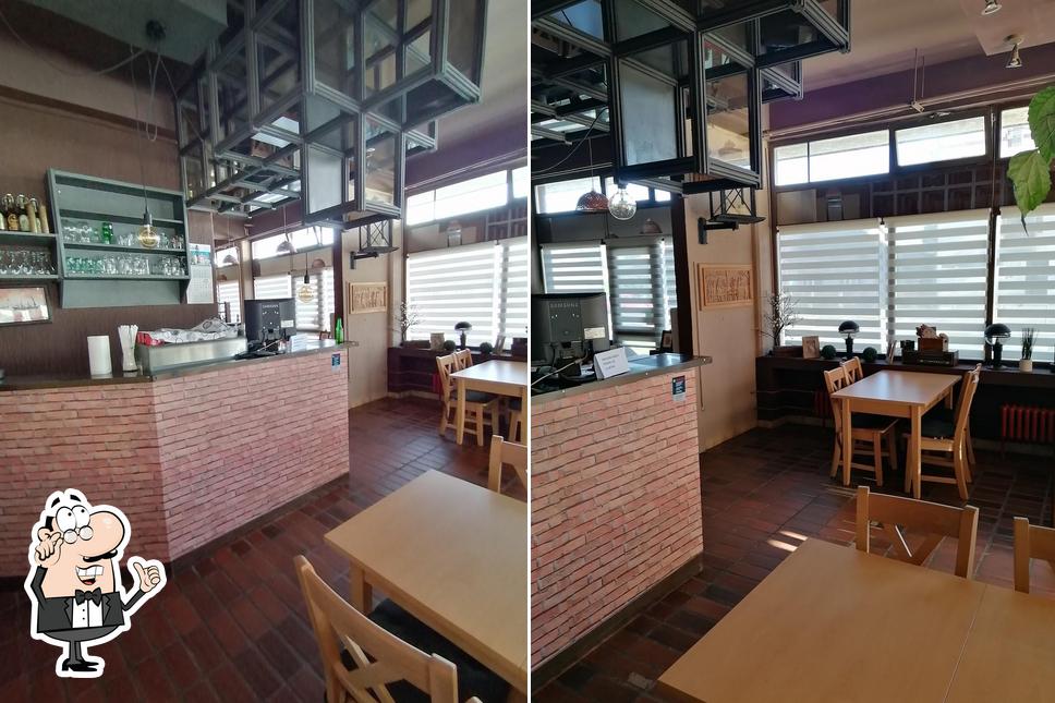 Gli interni di Pizza & Grill Kapuciner