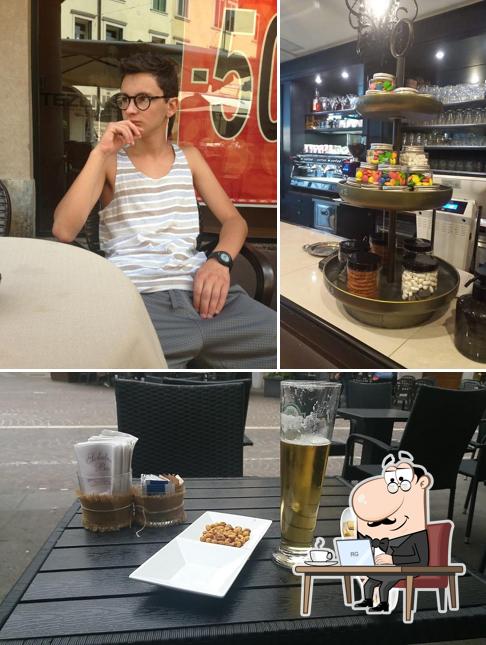 Gli interni di Scledum Bar