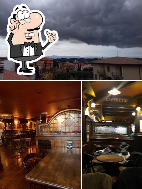 Legmastersheep Irish Pub si caratterizza per la interni e esterno