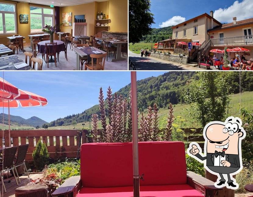 Installez-vous à l'une des tables de Auberge de Léoncel