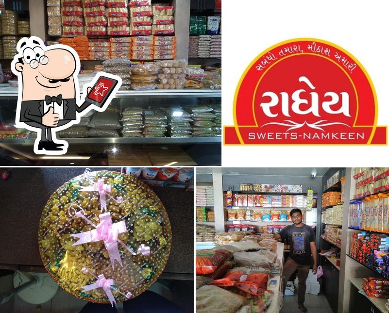 Radhey Sweets & Namkeen