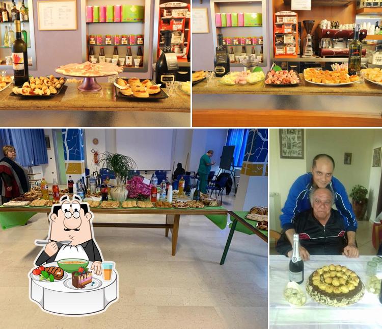 Questa è la immagine che raffigura la tavolo da pranzo e interni di Meeting