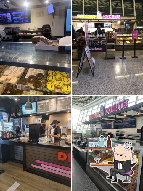 O interior do Dunkin' Donuts