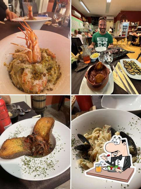 Cibo al Friggitoria Trattoria "La Regina" - Abbonamento a Sky Calcio