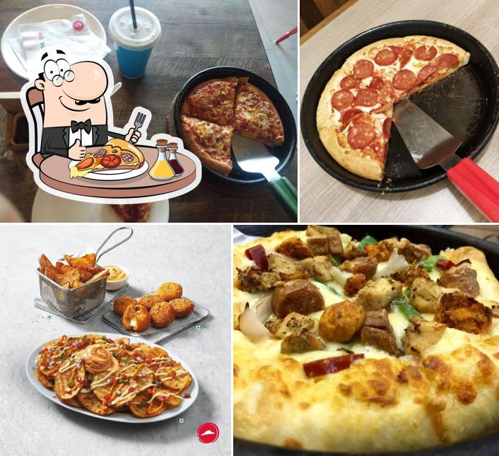 Get pizza at Pizza Hut Phool Bagh Lashkar, Gwalior