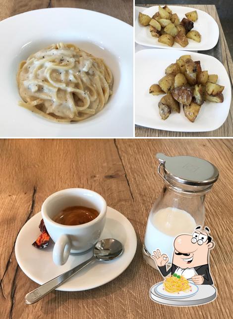 Spaghetti alla carbonara al Cafè e Bistrò Re di Sapori