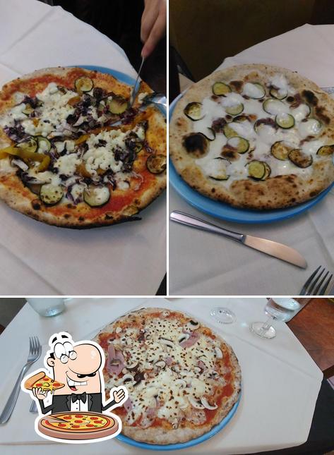 Prova una pizza a Ristorante Pizzeria Via Veneto