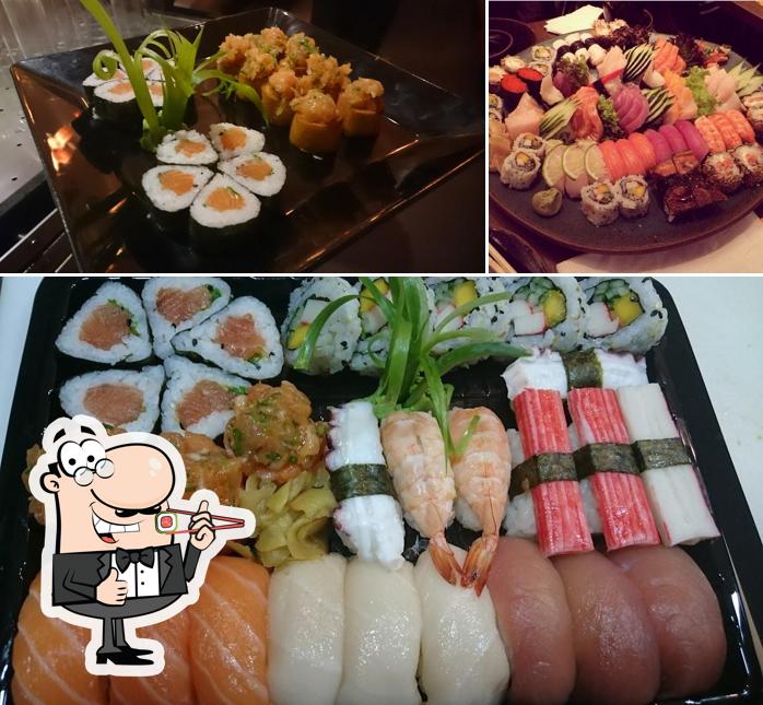 Rolos de sushi são disponibilizados no Senzai