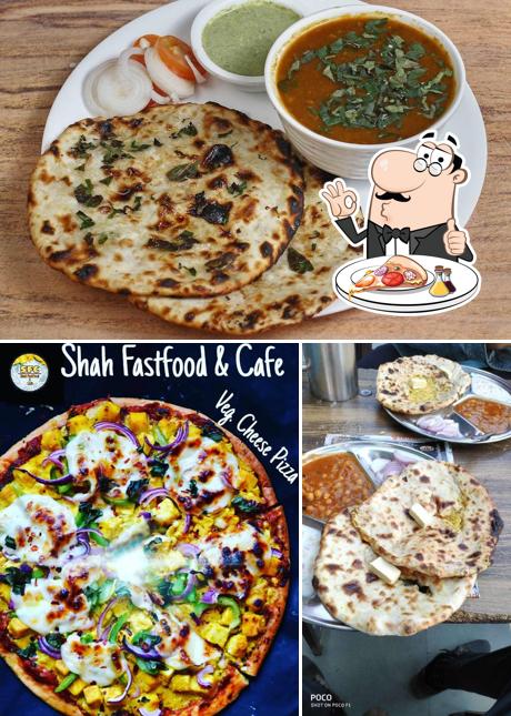 Try out pizza at Shah Ji Fast Food
