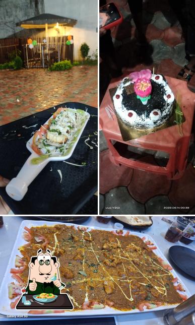 Food at Sanjha chulha garden dhaba