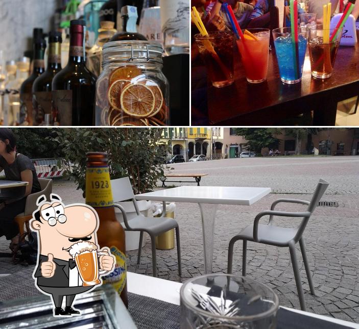 Puoi goderti un rinfrescante bicchiere di birra chiara o scura