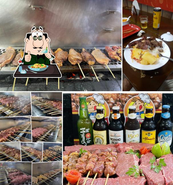 Confira a foto ilustrando comida e área de lazer no Espetinho Do Alex