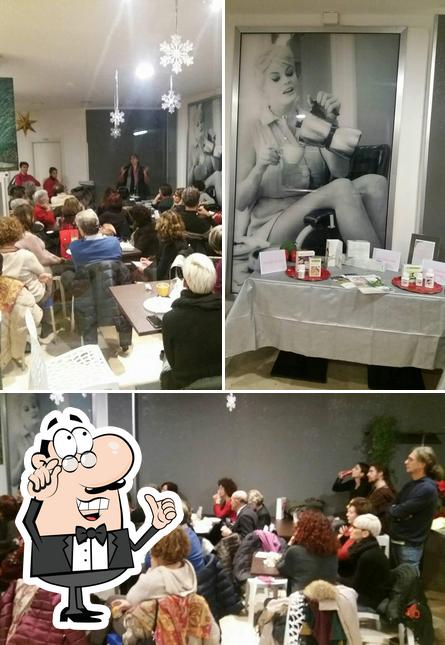 Dai un'occhiata agli interni di Novecaffé