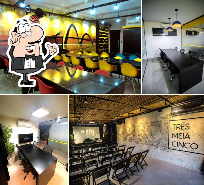 O interior do Espaço 365 Coworking