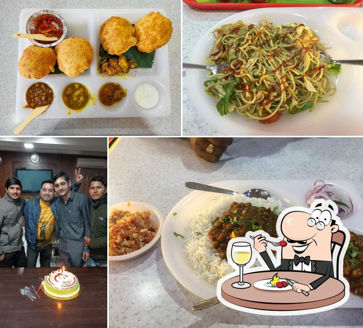 Meals at Mohan Ji Puri Wale