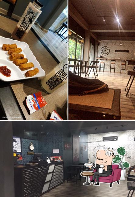 The interior of THE DRUNKARD MONKEY