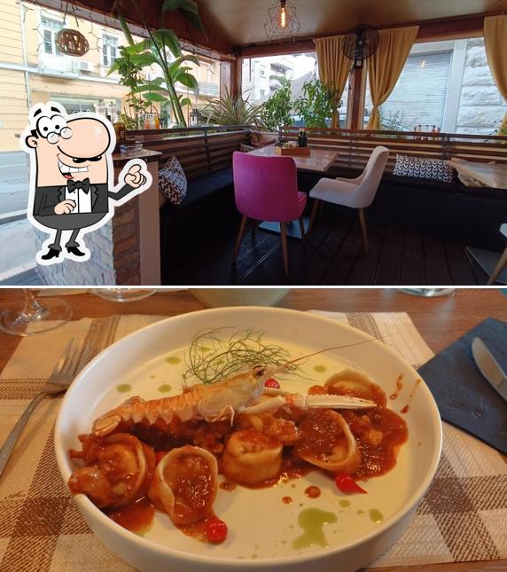 Dai un'occhiata agli interni di Restoran Lumber