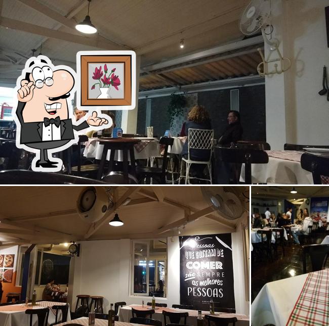 O interior do Amici Pizza & Cibo