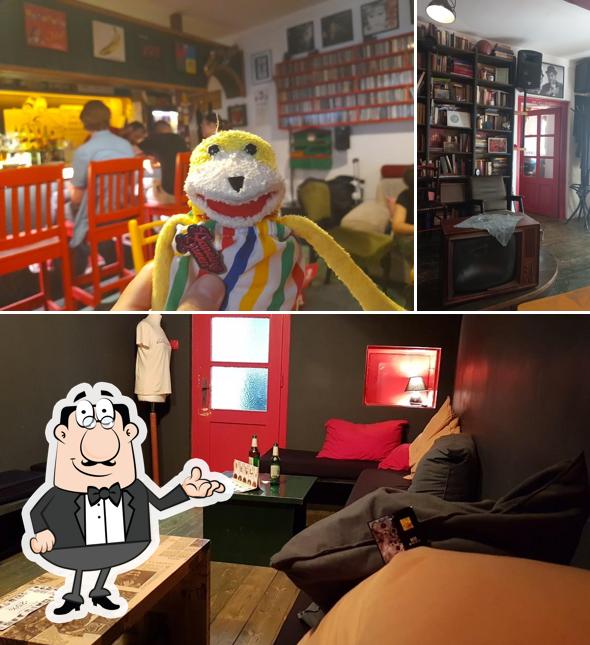 Gli interni di Book caffe Dnevni boravak