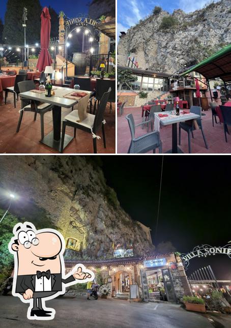 La interni e esterno del ristorante