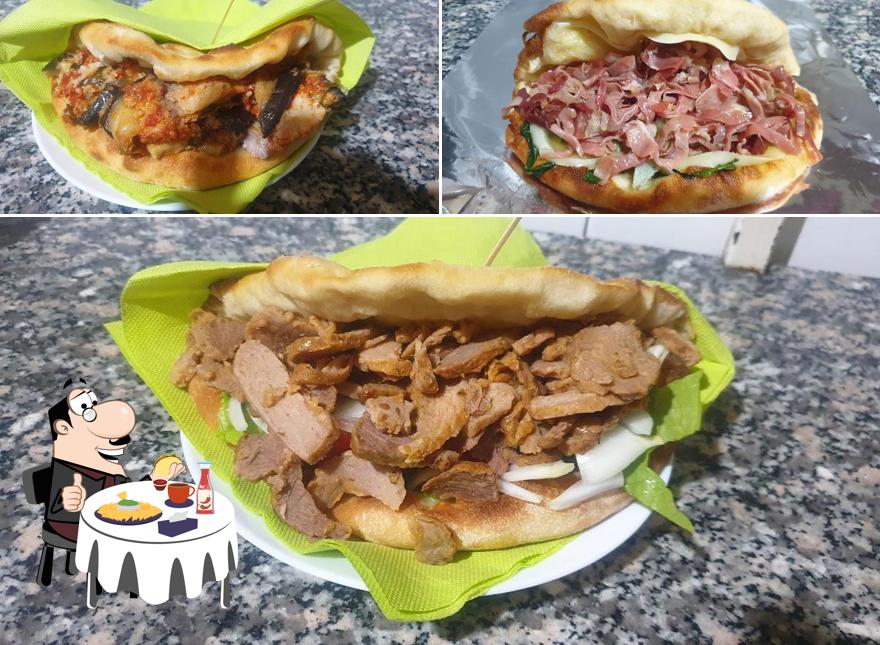 Gli hamburger di Steakhouse , Pizzeria,Ristorante Novecento da Marco.. potranno incontrare molti gusti diversi