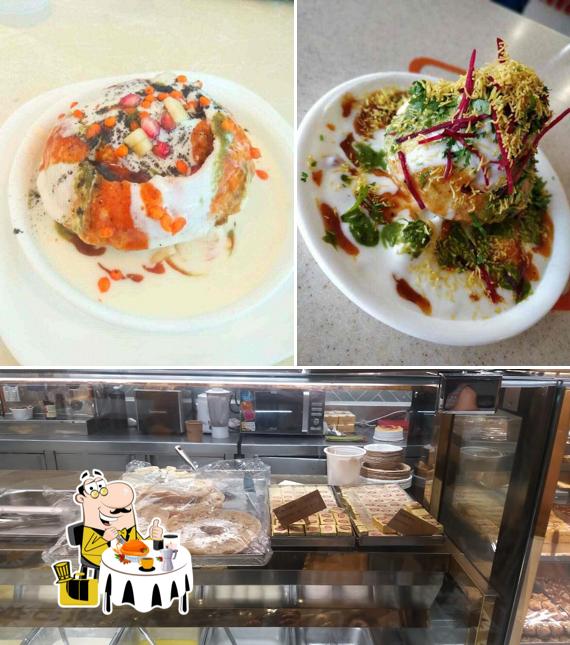 Food at Sindhi Sweets