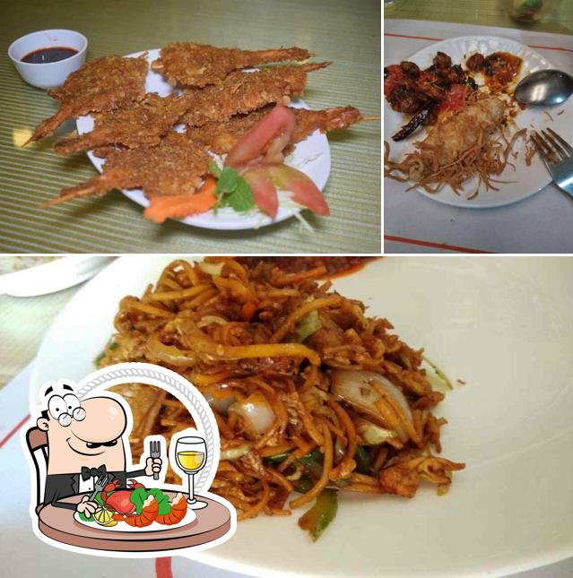 Order seafood at Golden Dine Restaurant