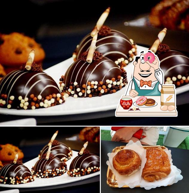 Pasticceria Bar D'angelo propone un'ampia selezione di dolci