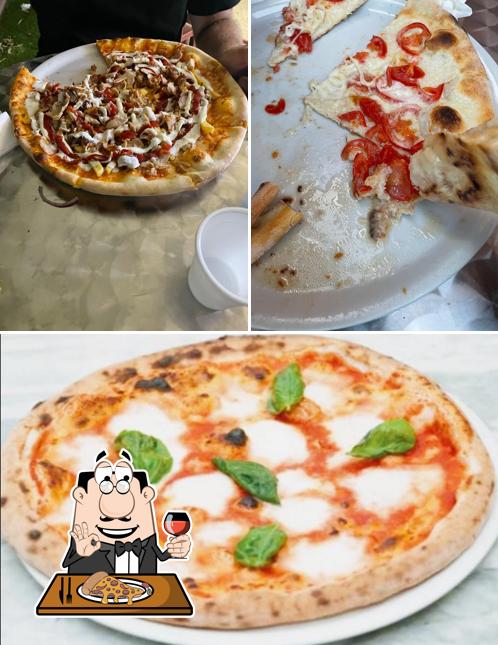 A Fast Food King Halal, puoi provare una bella pizza