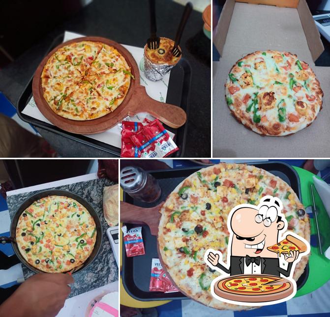 Order pizza at ਢਿੱਲੋਂ pizza
